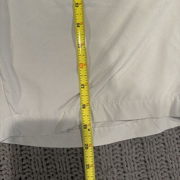 Travis Mathew Golf Shorts Men's 34 Lt. Gray Polyester Blend Stretch Flat Front - Picture 3 of 6